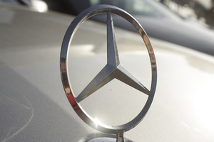 Mercedes-Benz Stern Kühlergrill 1